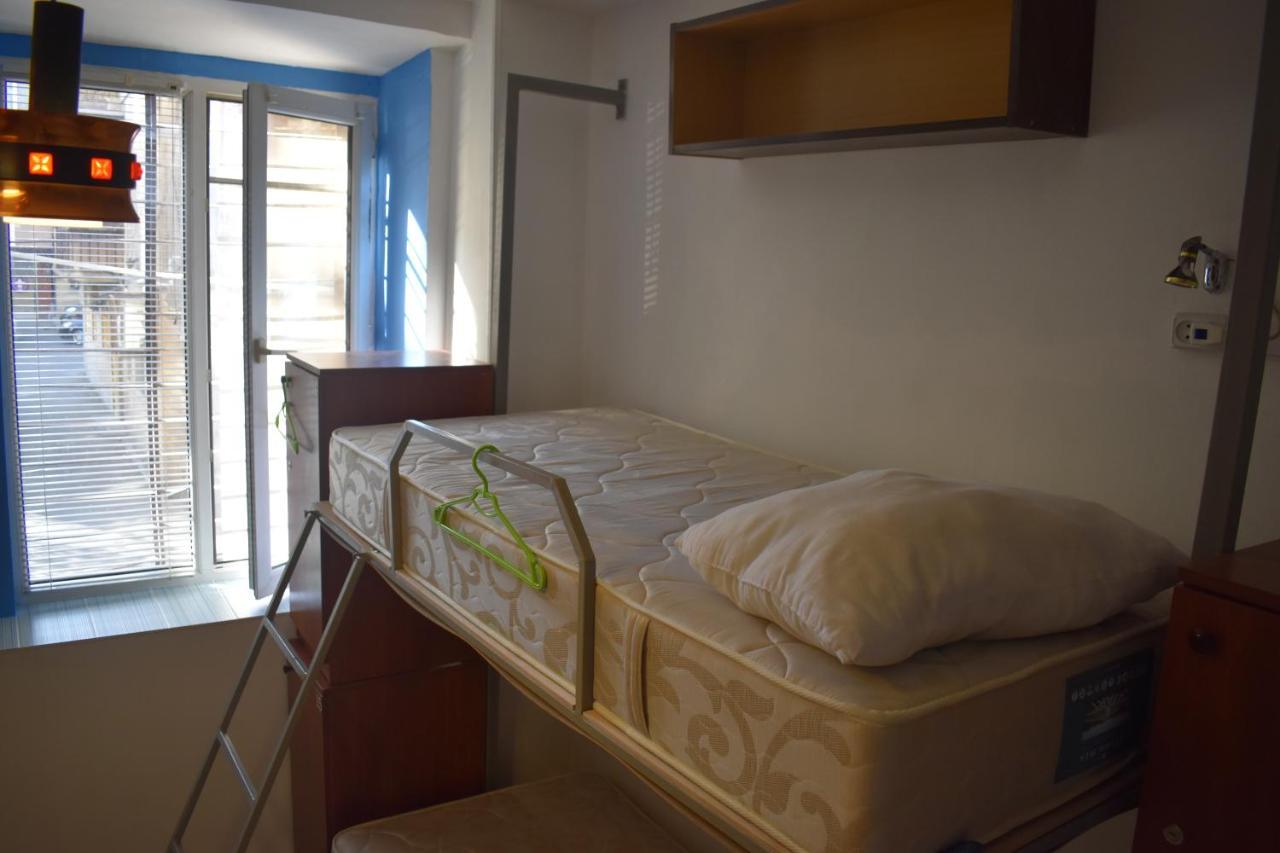 SLEEP STUDIO HOSTEL Ladies Only Женский Хостел Ереван Екстериор снимка